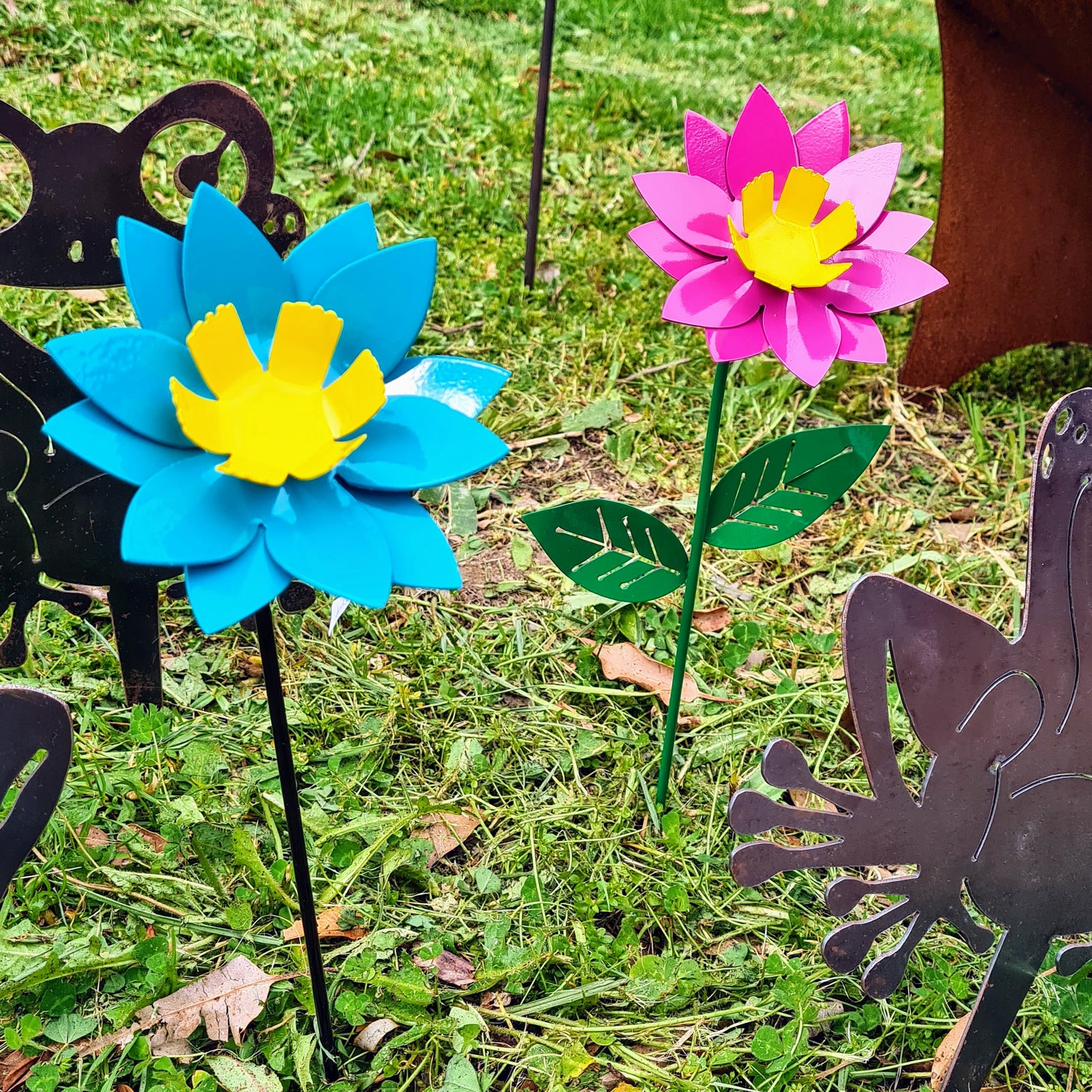 Coloured Water Lily Metal Flower